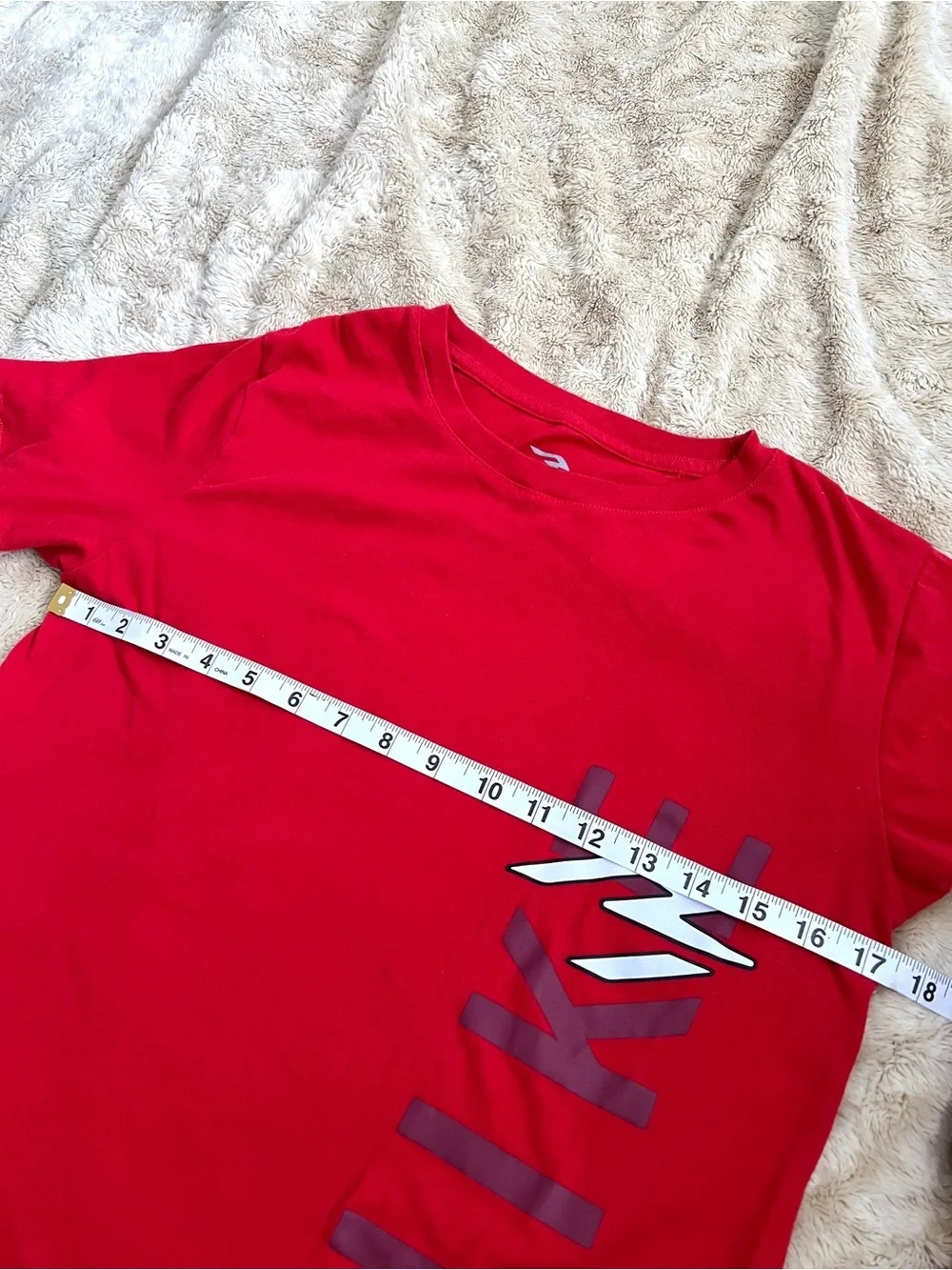 NIKE Boy's Red Logo Athletic Casual T-Shirt Size 12